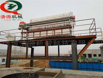 河南安陽板框式污泥壓濾機(jī)安裝現(xiàn)場(chǎng)