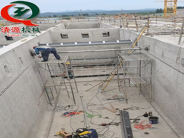 鏈板式刮油刮泥機(jī)安裝